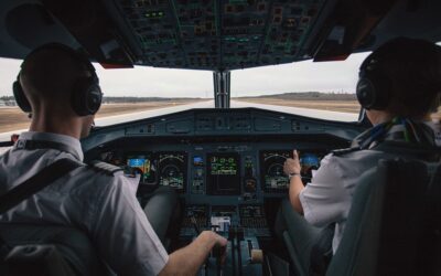 How does one become an airline pilot?